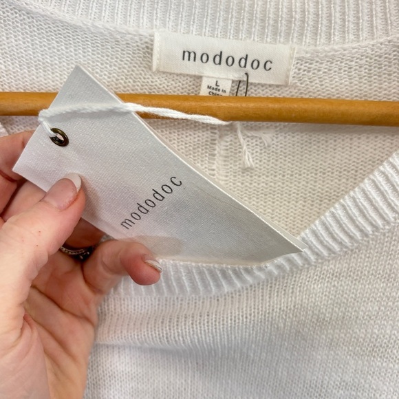 Mododoc White Relaxed Boxy Short Sleeve Tee - Picture 3 of 5